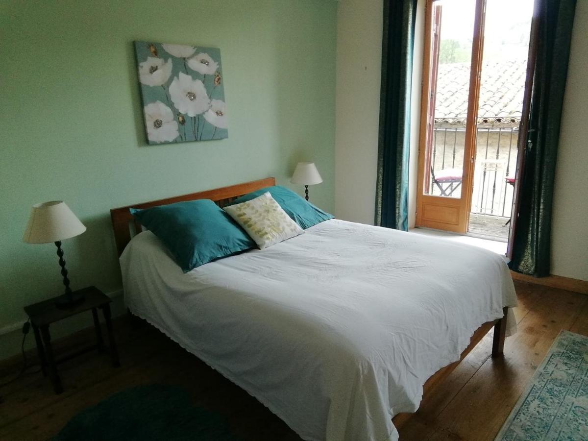 Bed and Breakfast Aux Douces Nuits De Rivel Экстерьер фото